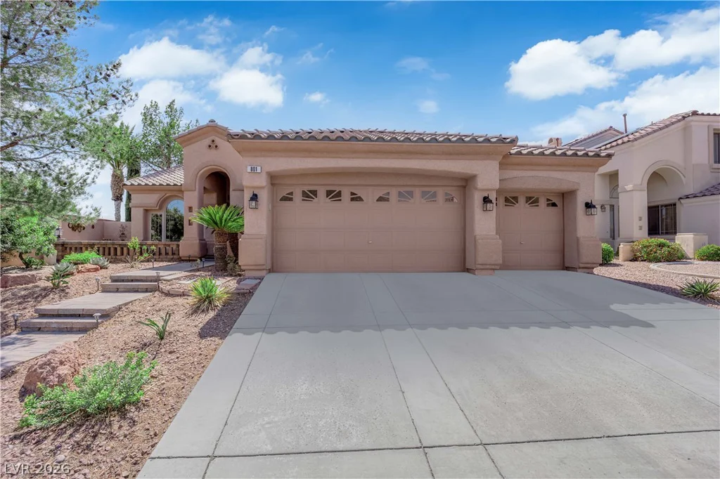 801 White Falcon, Las Vegas, NV 89144