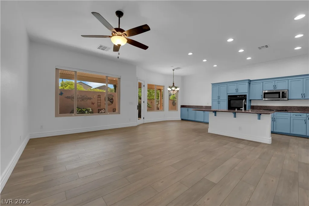 801 White Falcon, Las Vegas, NV 89144