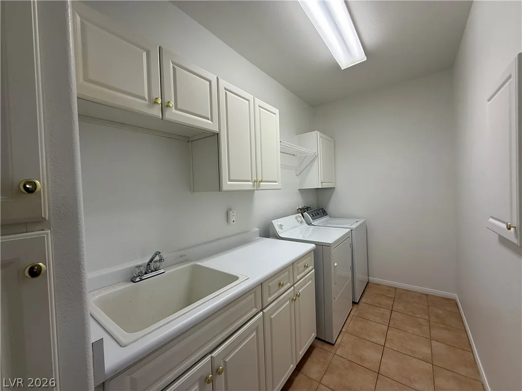 2050 Warm Springs, Henderson, NV 89014