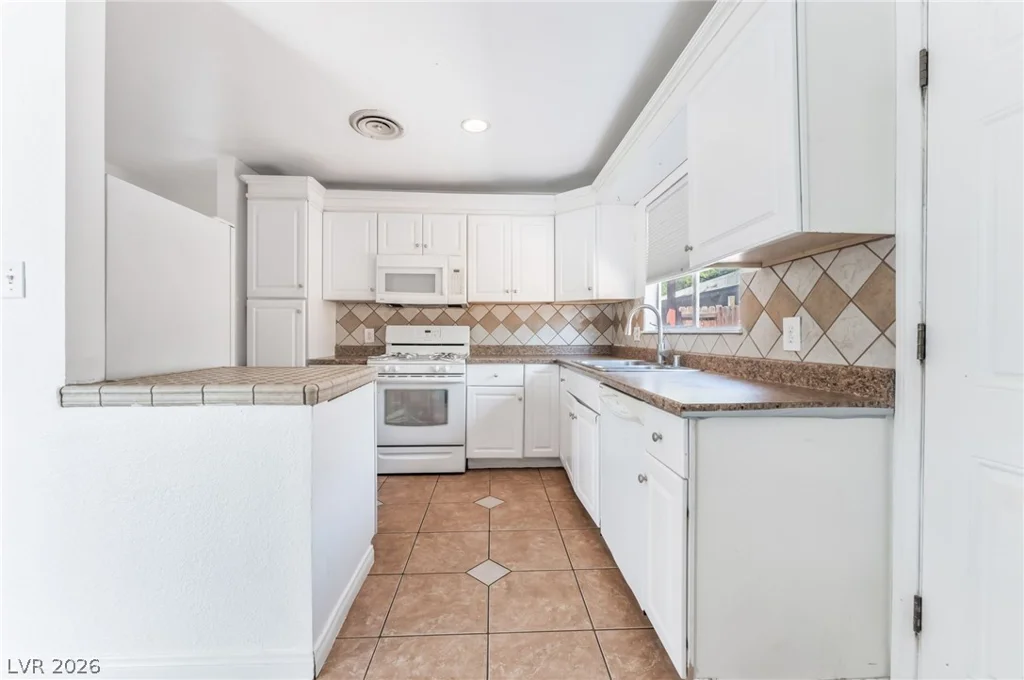 1809 Cherry, Las Vegas, NV 89104
