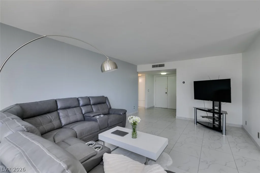 205 Harmon, Las Vegas, NV 89169
