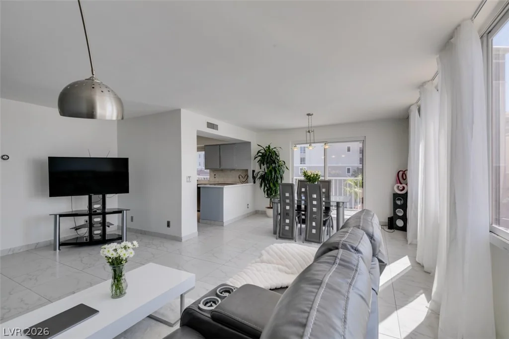 205 Harmon, Las Vegas, NV 89169