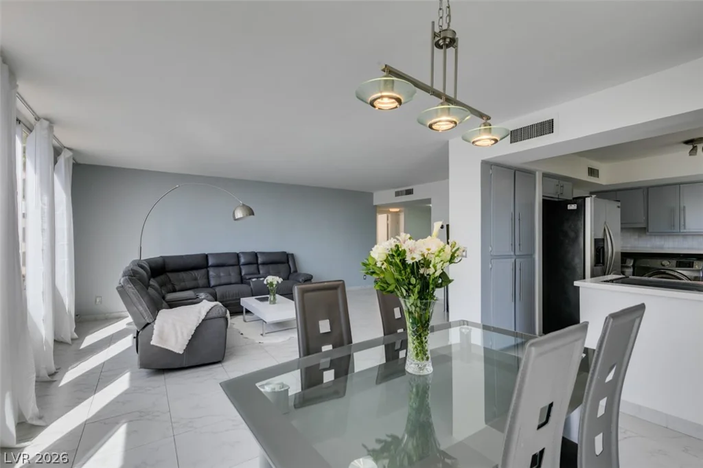 205 Harmon, Las Vegas, NV 89169