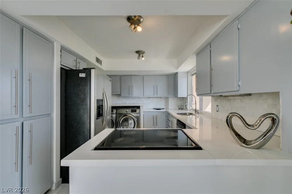 205 Harmon, Las Vegas, NV 89169