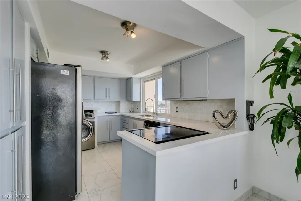 205 Harmon, Las Vegas, NV 89169