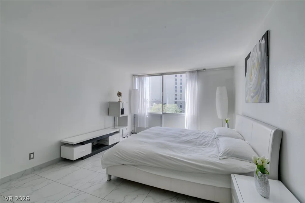 205 Harmon, Las Vegas, NV 89169