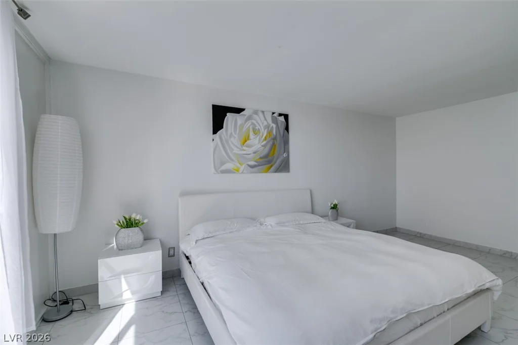 205 Harmon, Las Vegas, NV 89169