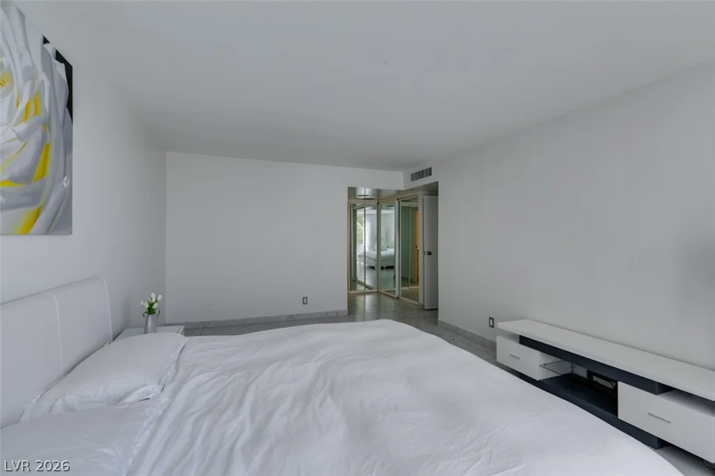 205 Harmon, Las Vegas, NV 89169
