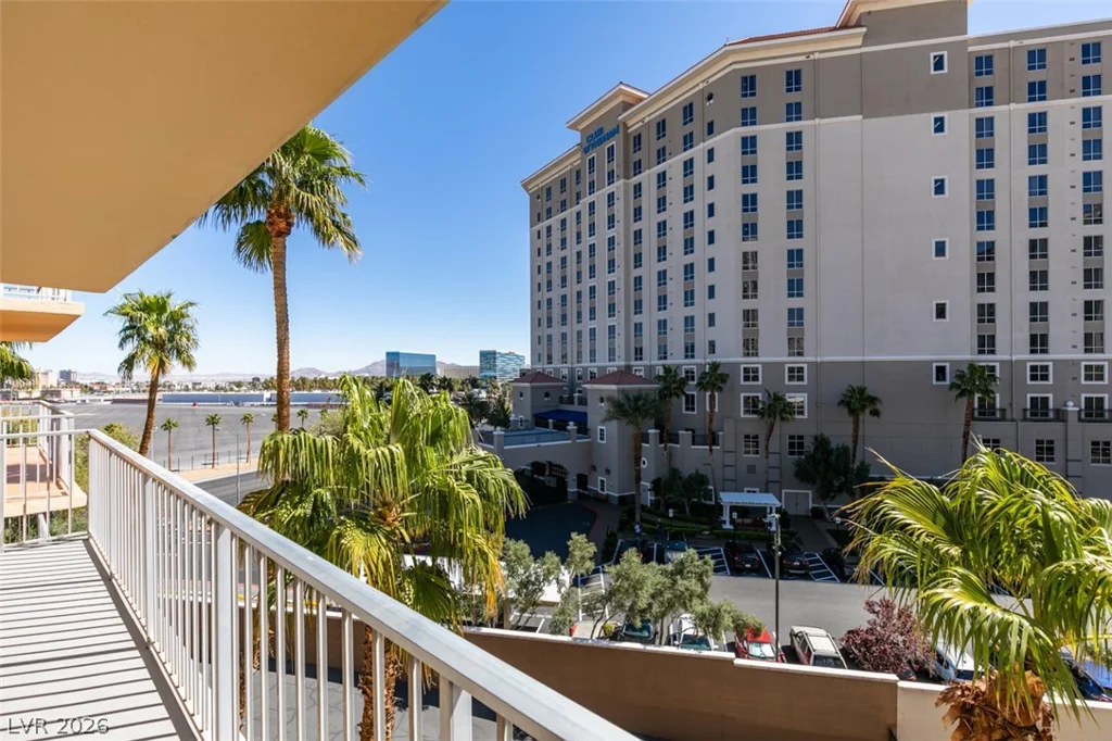 205 Harmon, Las Vegas, NV 89169