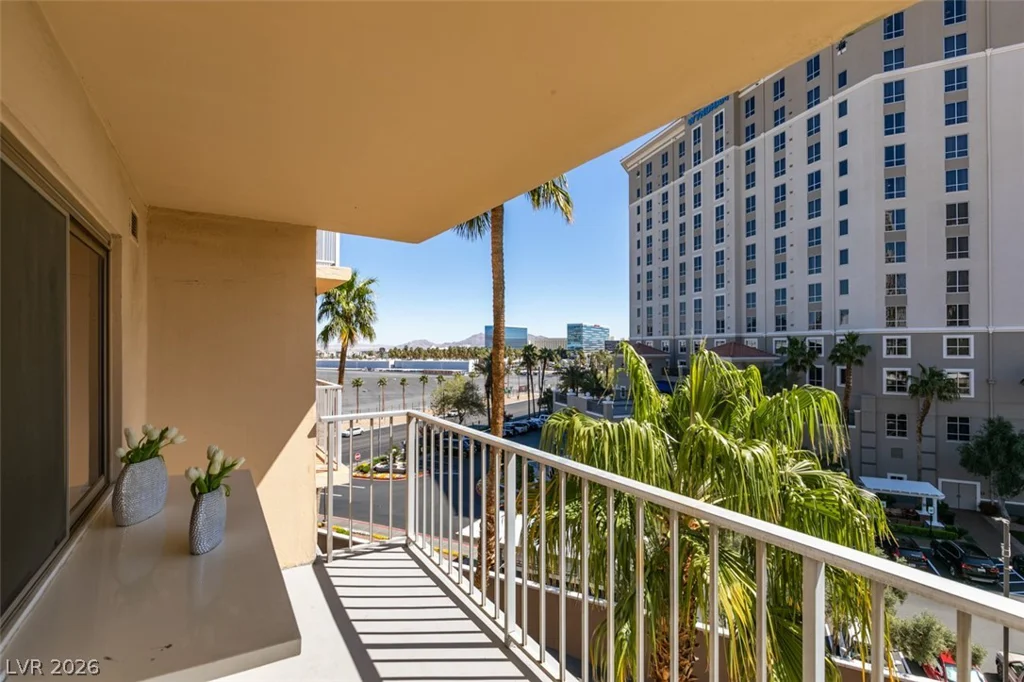 205 Harmon, Las Vegas, NV 89169