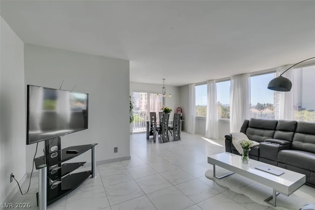 205 Harmon, Las Vegas, NV 89169