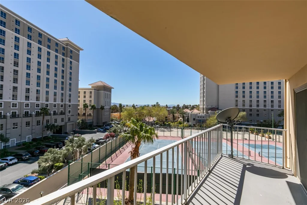 205 Harmon, Las Vegas, NV 89169