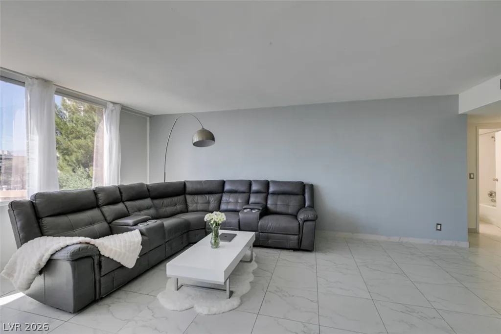 205 Harmon, Las Vegas, NV 89169