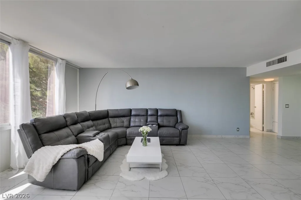 205 Harmon, Las Vegas, NV 89169