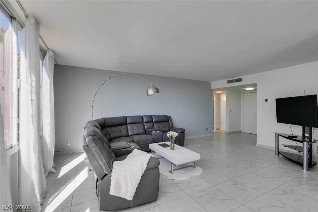 205 Harmon, Las Vegas, NV 89169