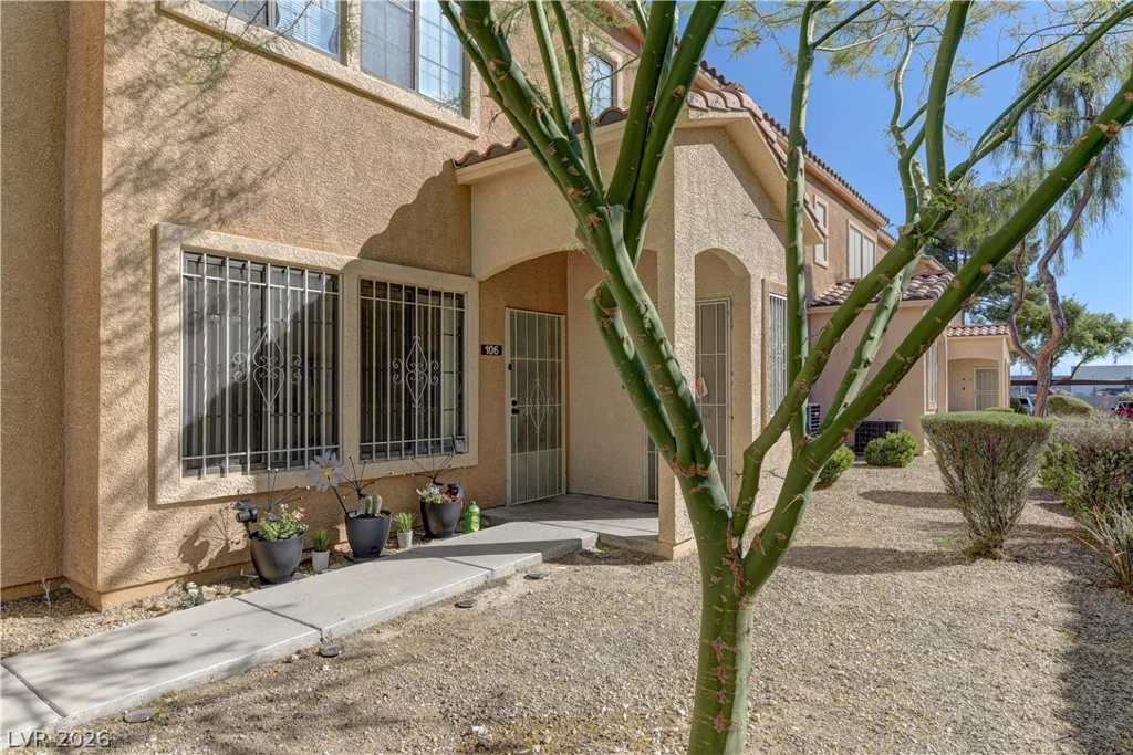 2131 Hussium Hills, Las Vegas, NV 89108