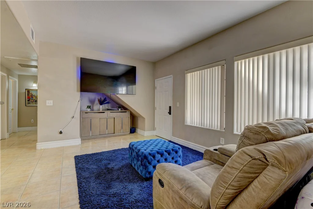 2131 Hussium Hills, Las Vegas, NV 89108