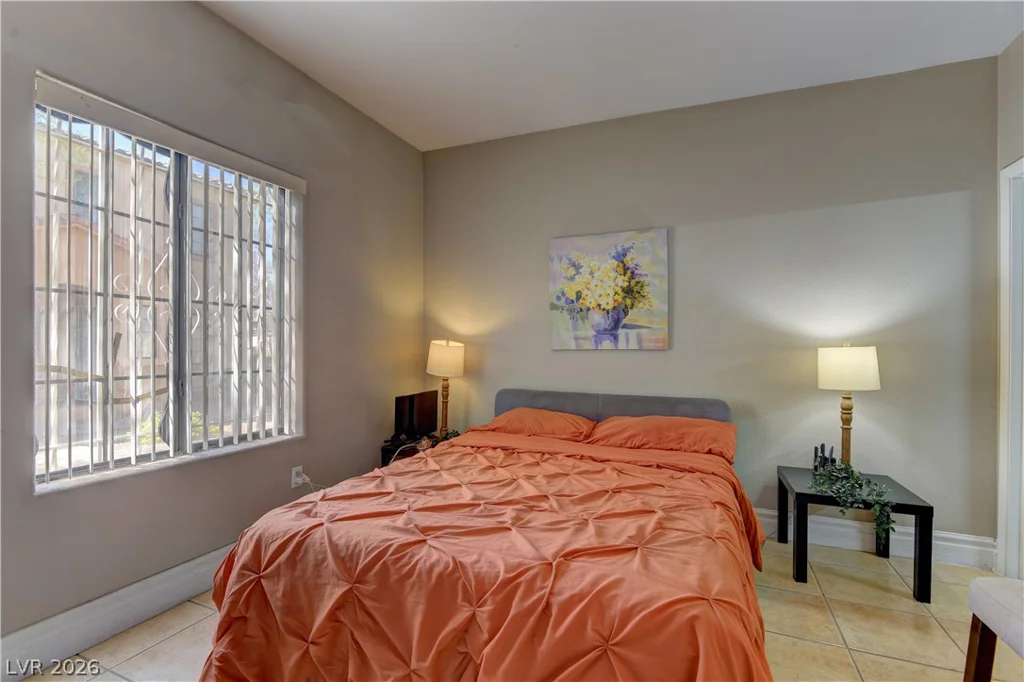 2131 Hussium Hills, Las Vegas, NV 89108