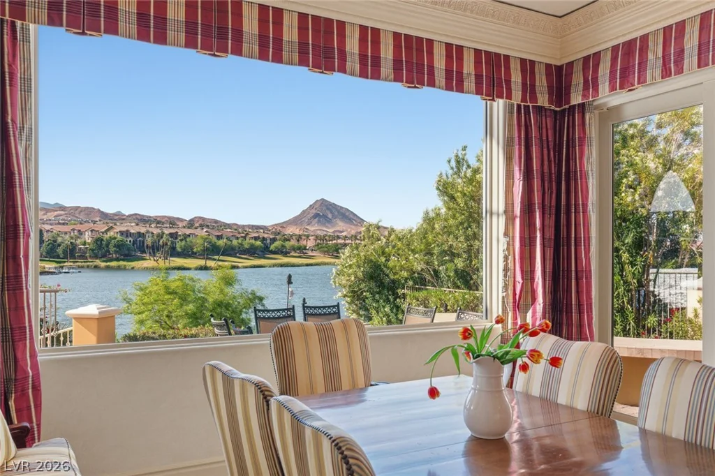 8 Rue Promenade, Henderson, NV 89011