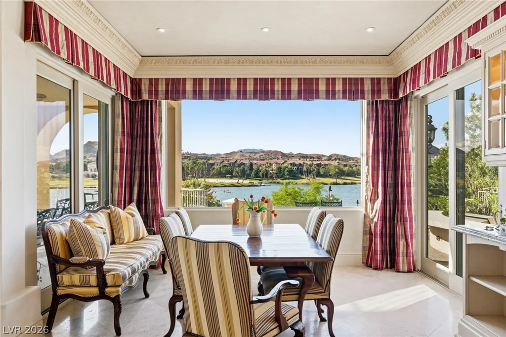 8 Rue Promenade, Henderson, NV 89011