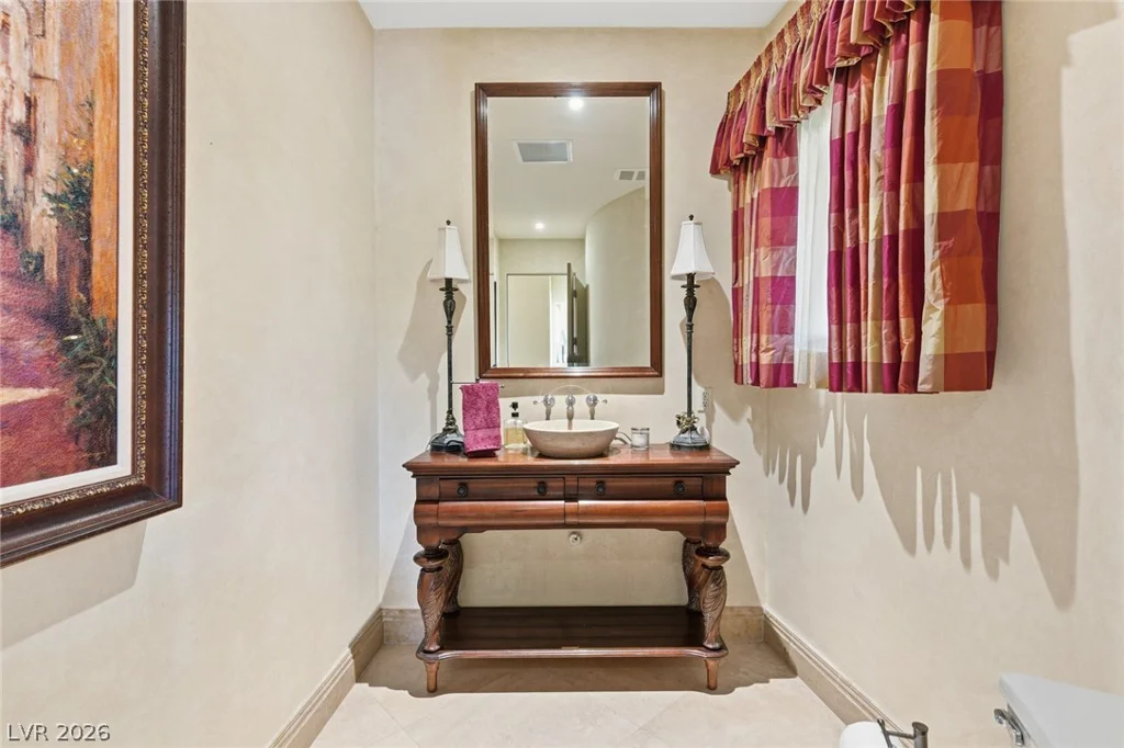 8 Rue Promenade, Henderson, NV 89011
