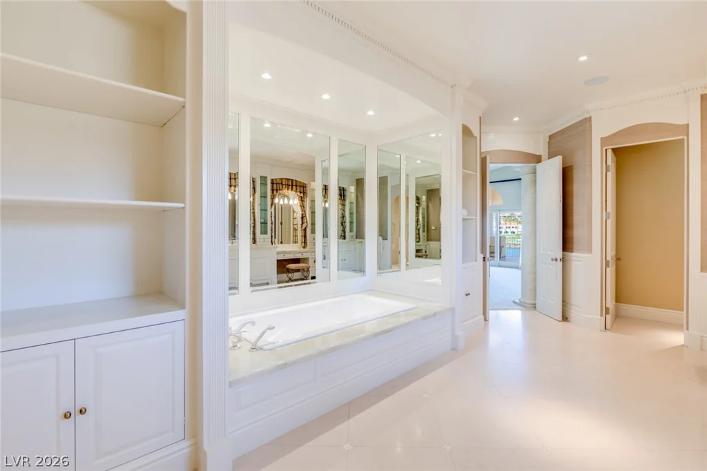 8 Rue Promenade, Henderson, NV 89011