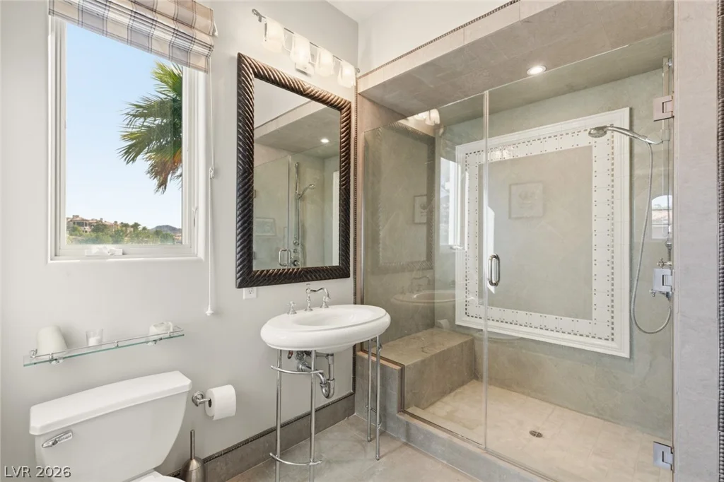 8 Rue Promenade, Henderson, NV 89011