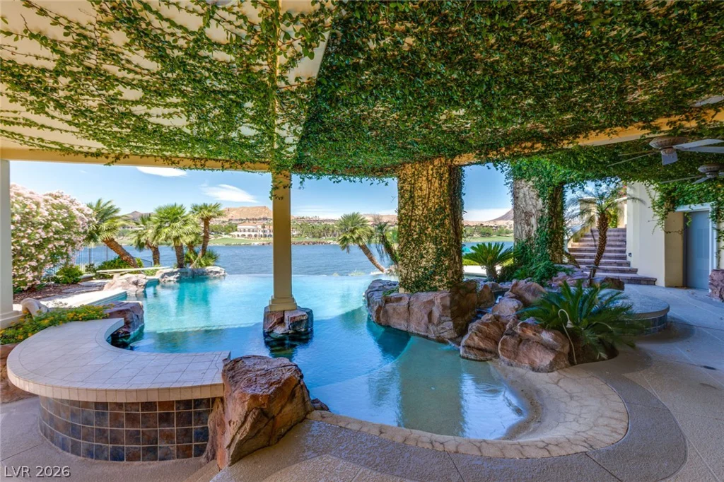 8 Rue Promenade, Henderson, NV 89011