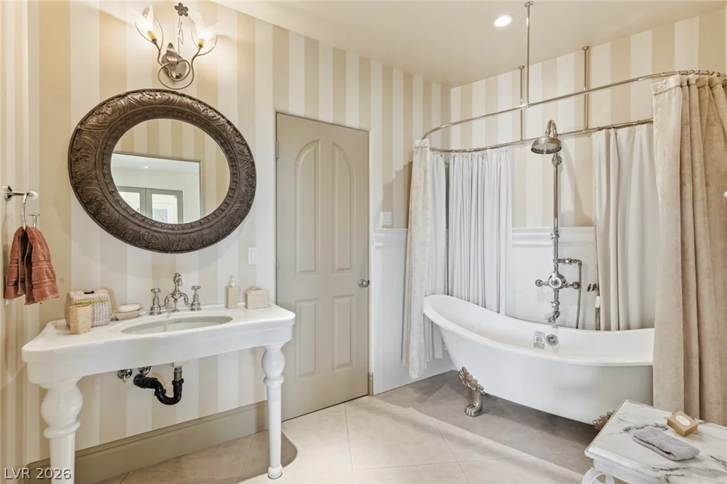 8 Rue Promenade, Henderson, NV 89011