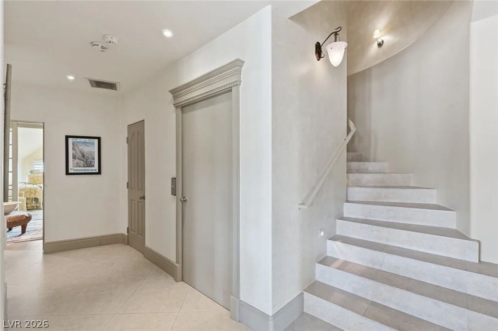 8 Rue Promenade, Henderson, NV 89011