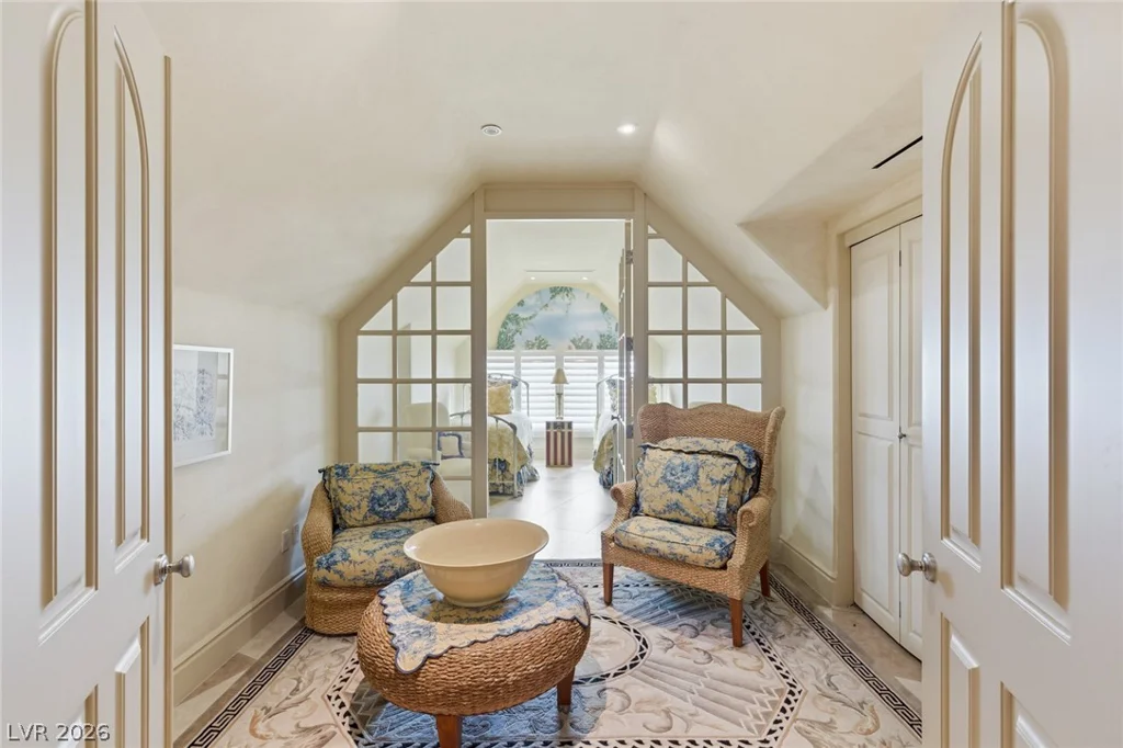 8 Rue Promenade, Henderson, NV 89011