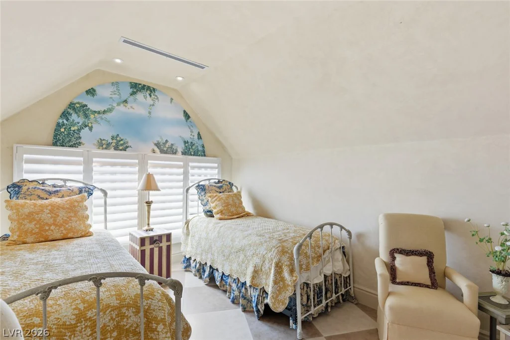 8 Rue Promenade, Henderson, NV 89011