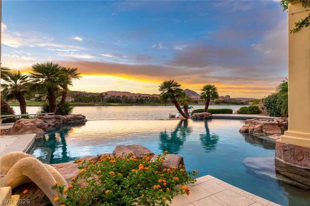 8 Rue Promenade, Henderson, NV 89011