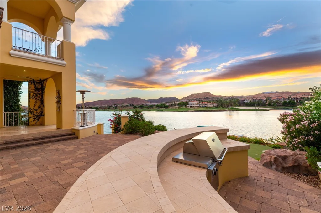 8 Rue Promenade, Henderson, NV 89011