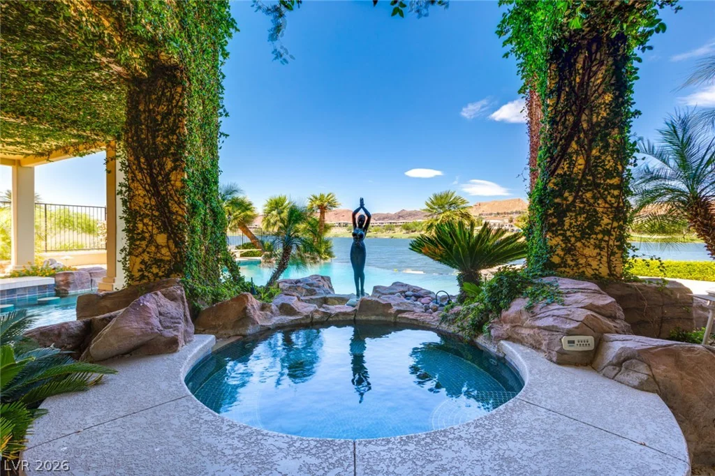 8 Rue Promenade, Henderson, NV 89011