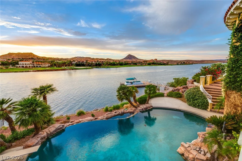 8 Rue Promenade, Henderson, NV 89011