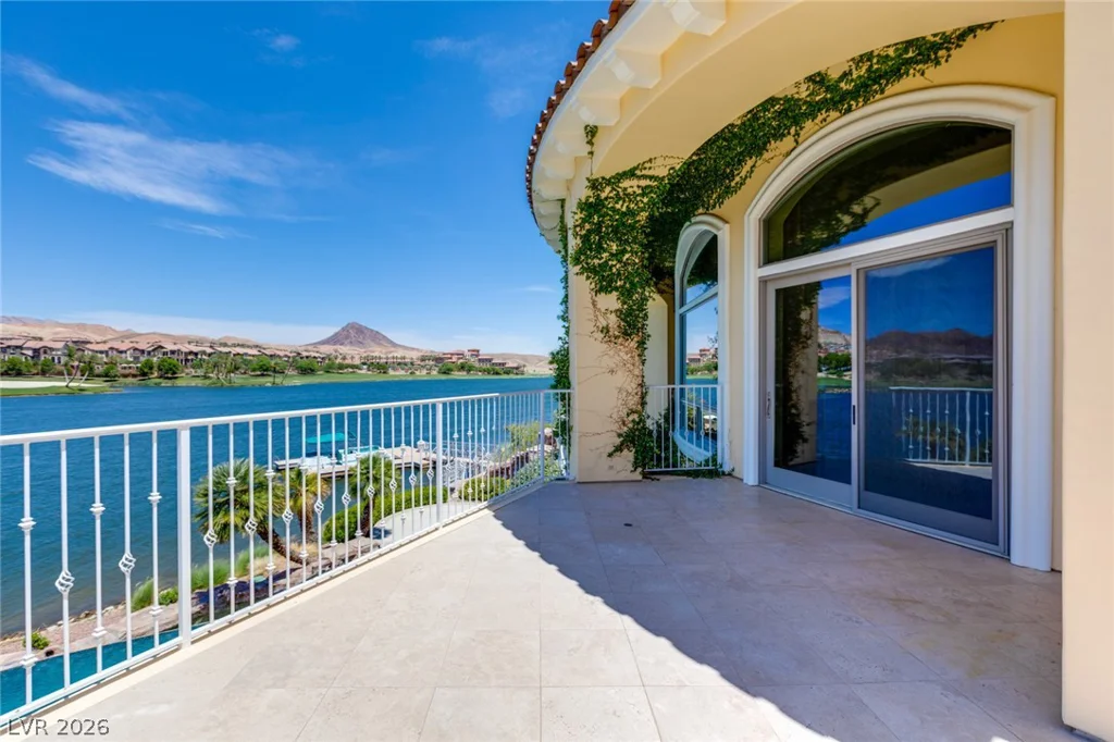 8 Rue Promenade, Henderson, NV 89011