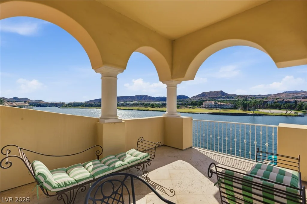 8 Rue Promenade, Henderson, NV 89011