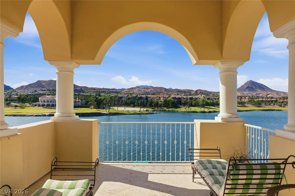 8 Rue Promenade, Henderson, NV 89011