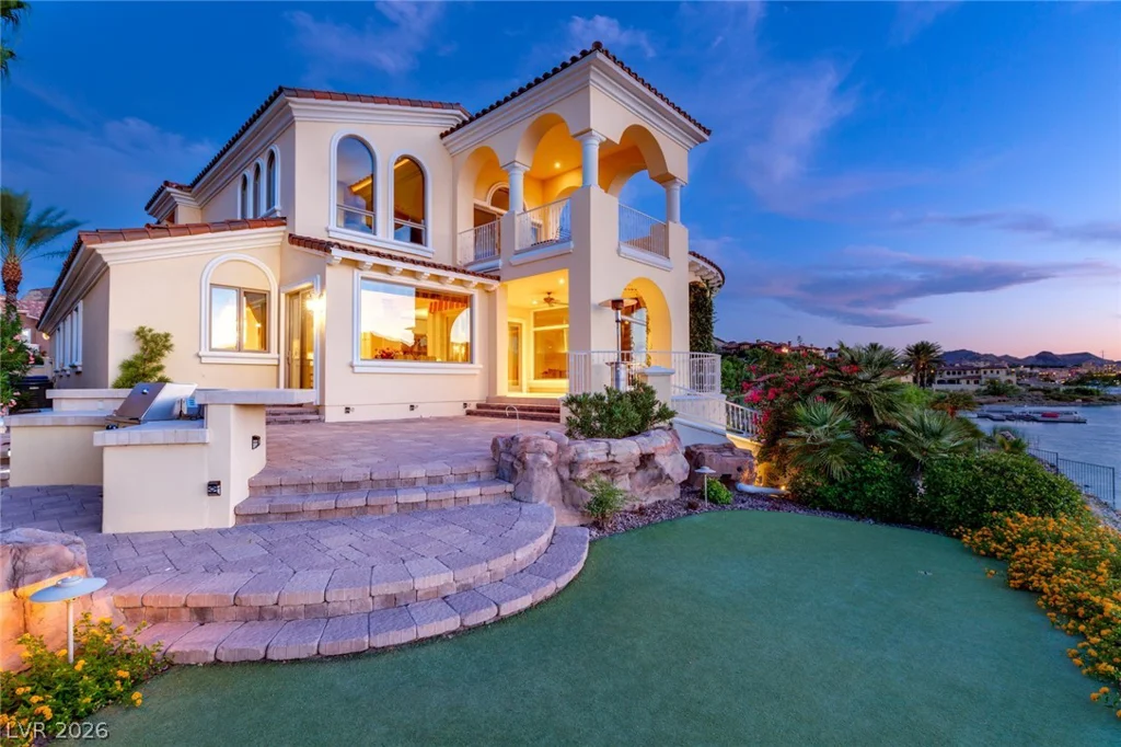 8 Rue Promenade, Henderson, NV 89011