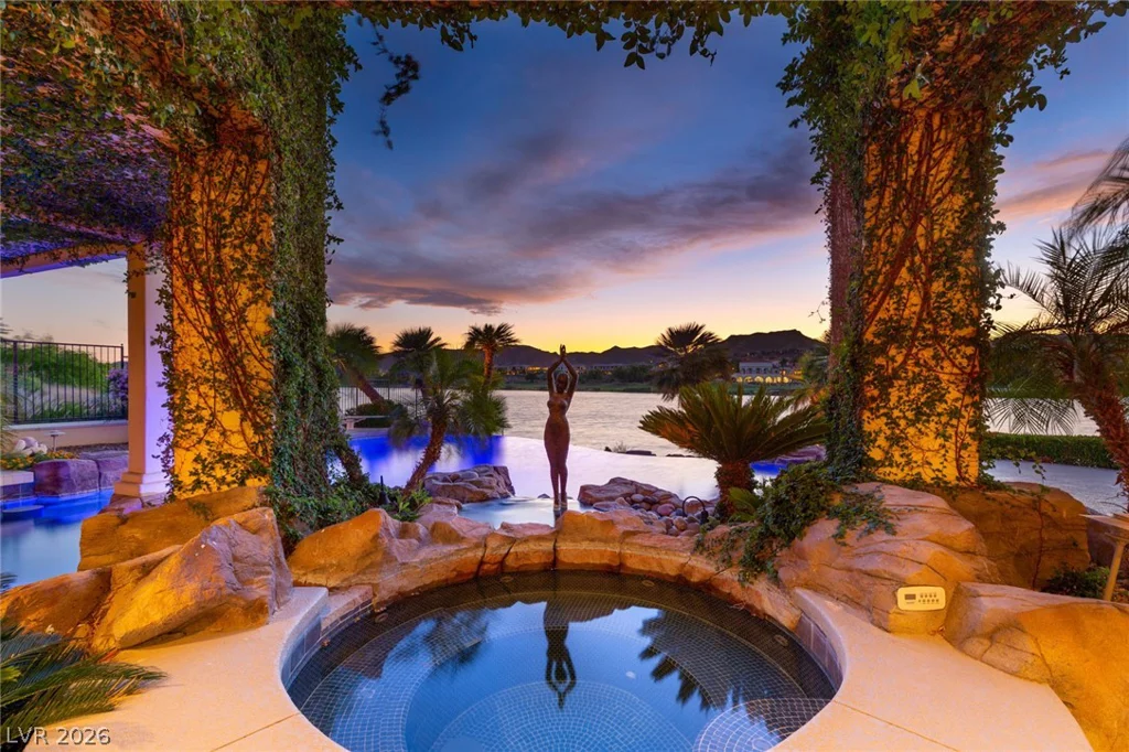 8 Rue Promenade, Henderson, NV 89011