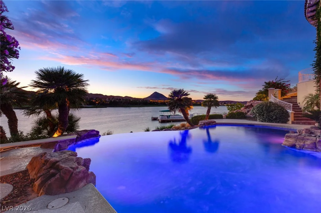 8 Rue Promenade, Henderson, NV 89011
