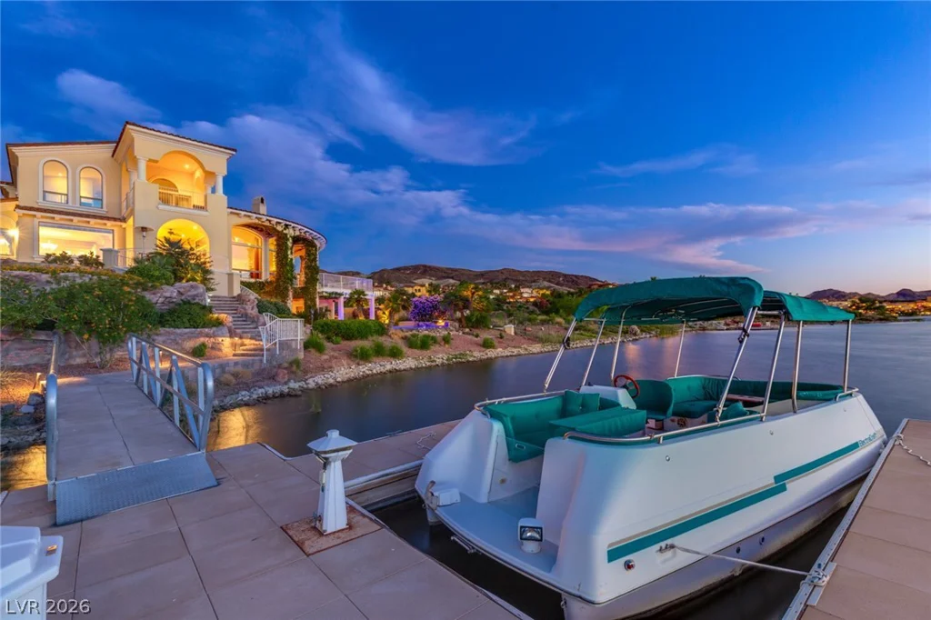 8 Rue Promenade, Henderson, NV 89011