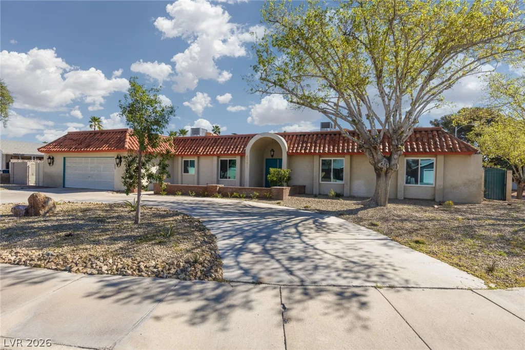 4201 Greenhill, Las Vegas, NV 89121