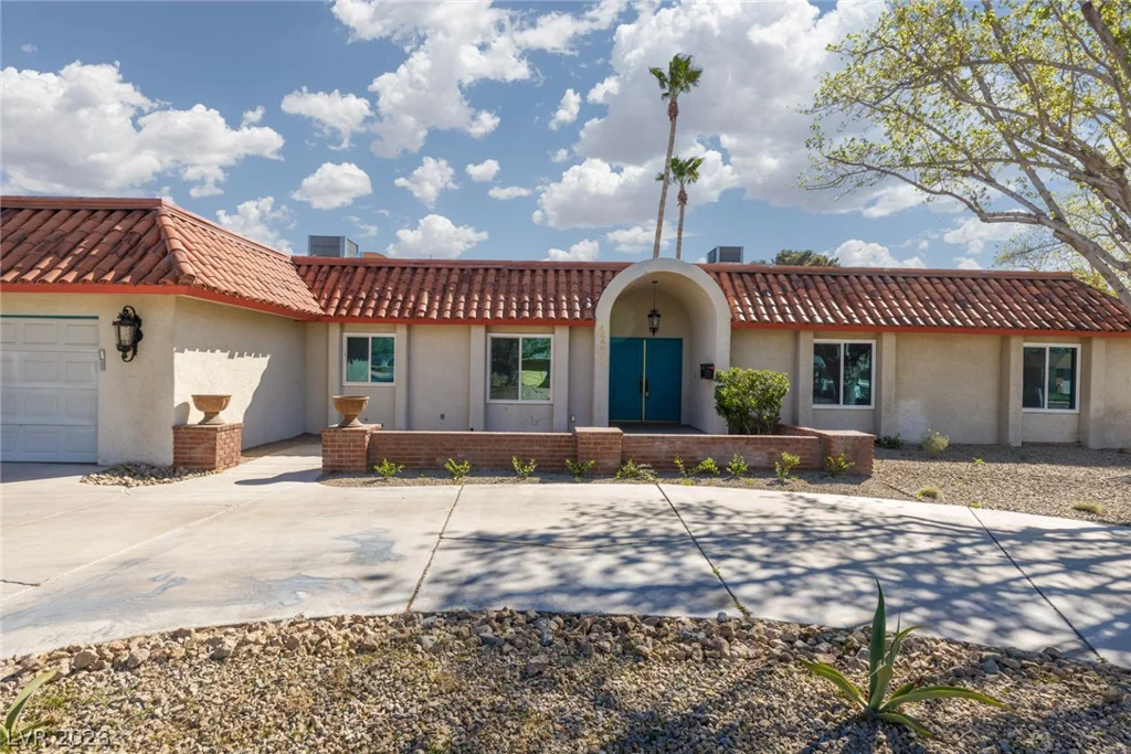 4201 Greenhill, Las Vegas, NV 89121