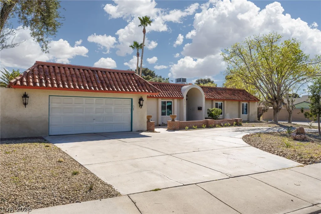 4201 Greenhill, Las Vegas, NV 89121