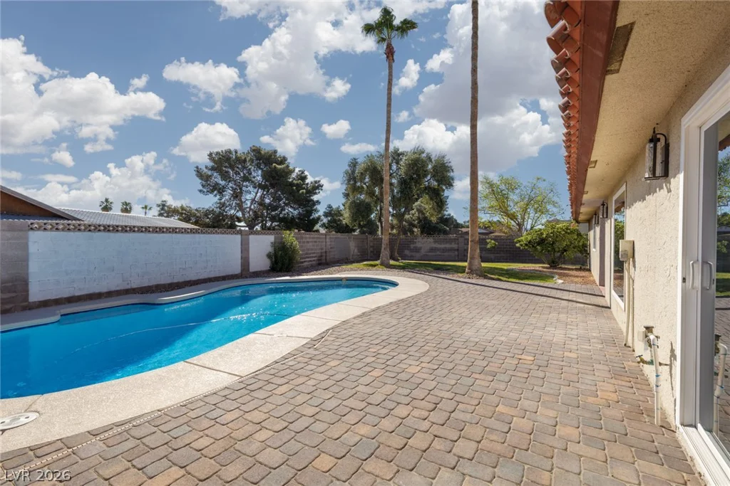 4201 Greenhill, Las Vegas, NV 89121