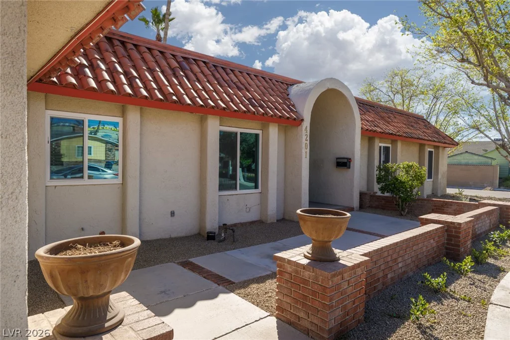 4201 Greenhill, Las Vegas, NV 89121
