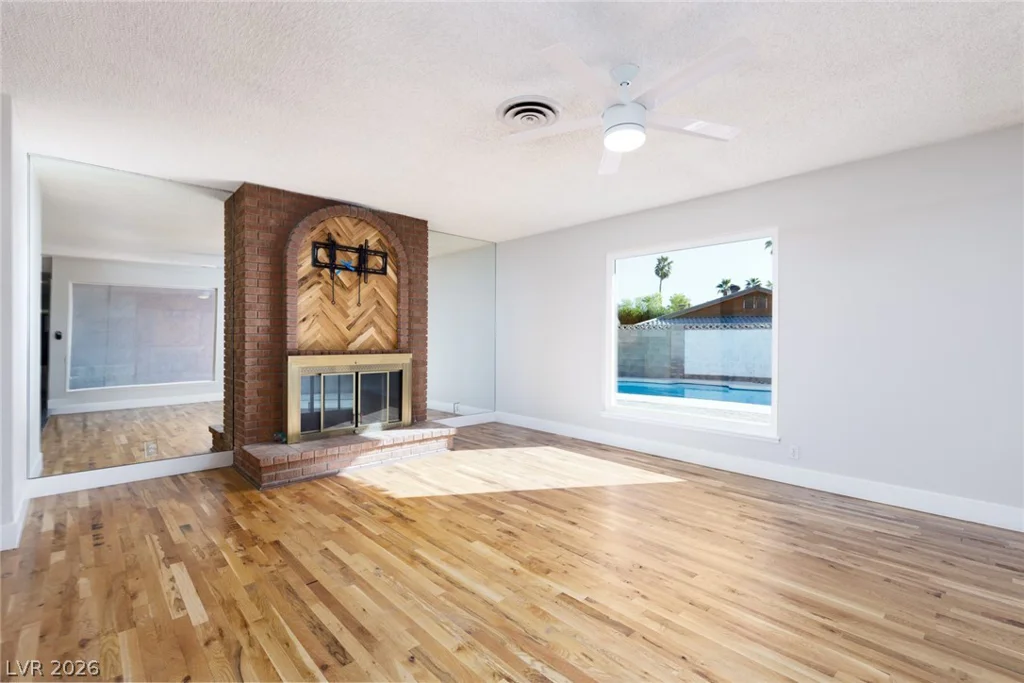 4201 Greenhill, Las Vegas, NV 89121