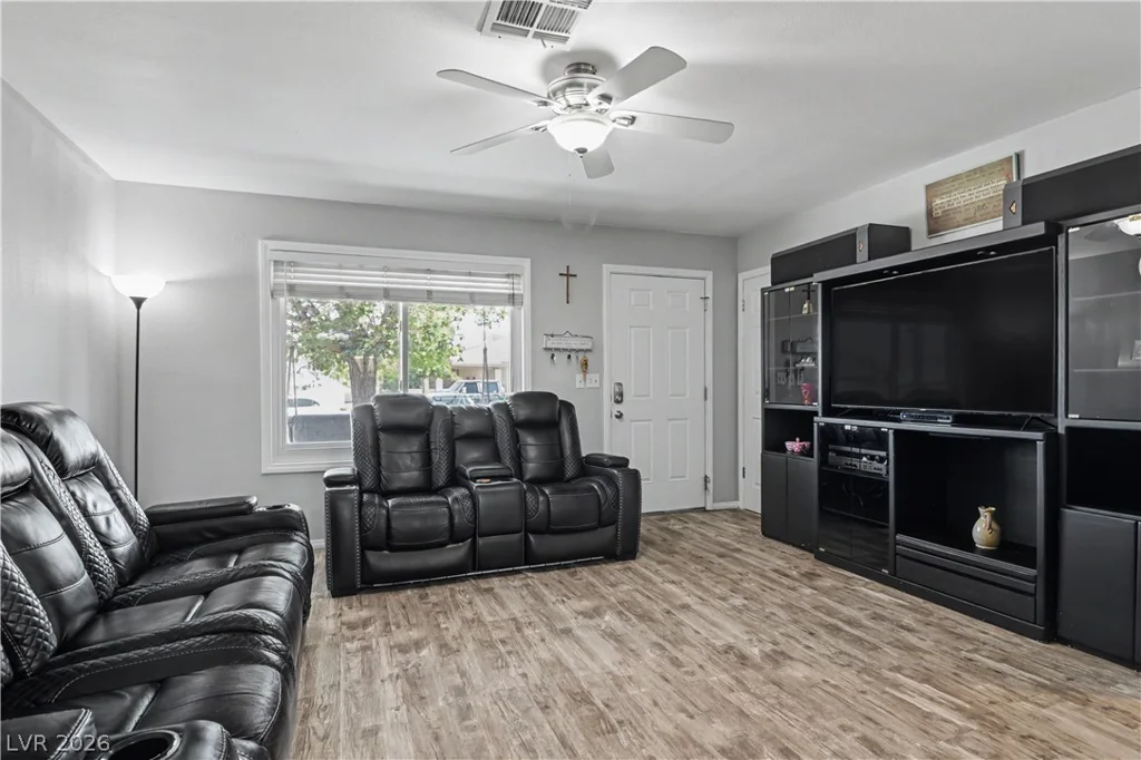 441 Longtree, Henderson, NV 89011